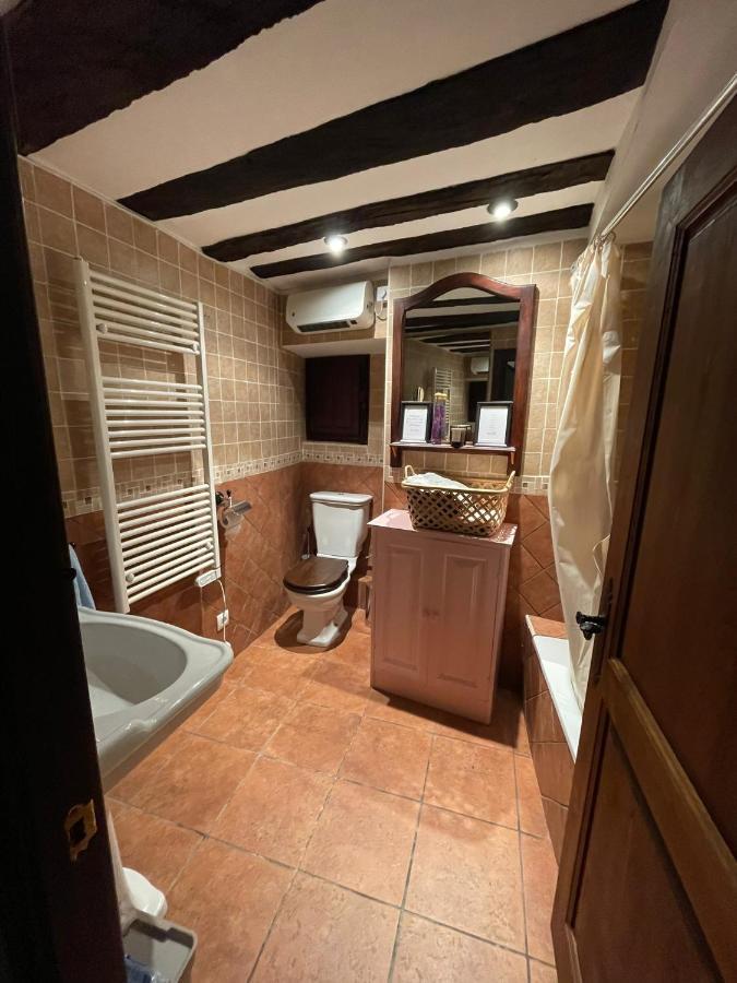 Little Tower Villa โปเตส ภายนอก รูปภาพ